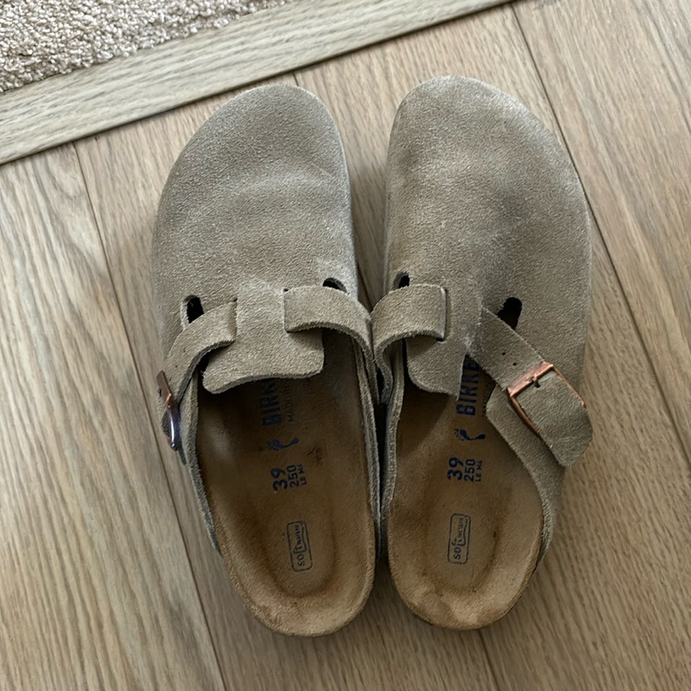 Birkenstock Boston clog in taupe